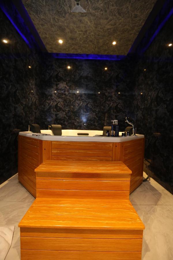 The Orchard Hotel ラホール エクステリア 写真